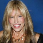 Carly Simon’s Stark Reveal Shocks Fans Carly Simon, 83, Reveals Secret Parkinson's and Cancer Battle