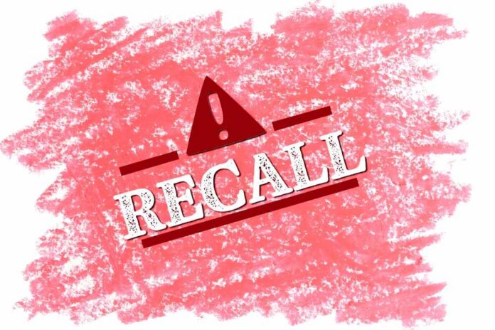 Recall,Warning,Banner,In,Red Recall alert with an exclamation mark on a red background